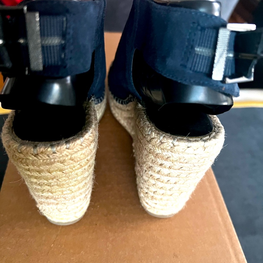 Kenneth Cole wedge espadrille.New but no box.